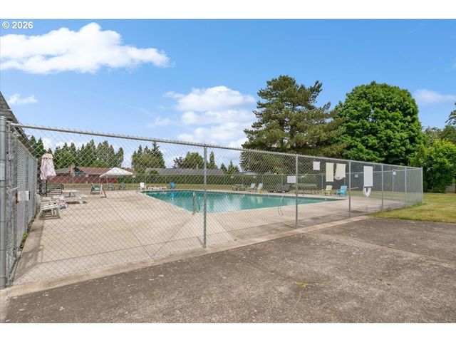 806 Ne NIGHTINGALE Ct, Keizer, OR 97303