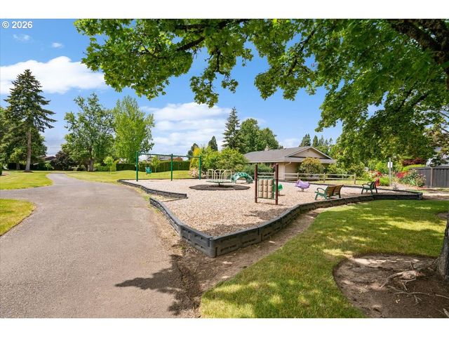 806 Ne NIGHTINGALE Ct, Keizer, OR 97303