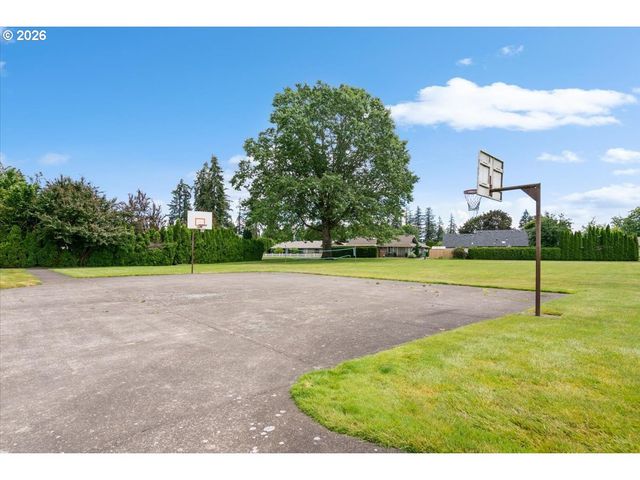 806 Ne NIGHTINGALE Ct, Keizer, OR 97303