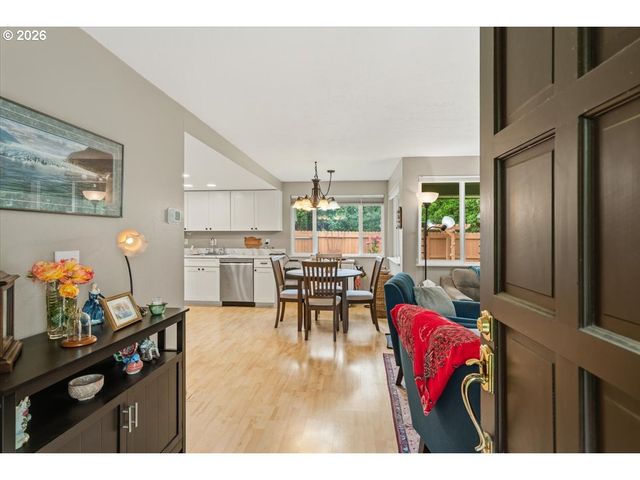 806 Ne NIGHTINGALE Ct, Keizer, OR 97303