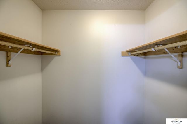 2644 W Timber Lake Drive, Lincoln, NE 68522