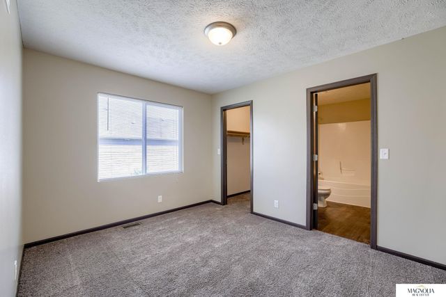 2644 W Timber Lake Drive, Lincoln, NE 68522