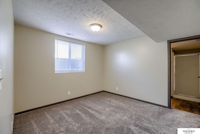 2644 W Timber Lake Drive, Lincoln, NE 68522