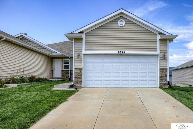2644 W Timber Lake Drive, Lincoln, NE 68522