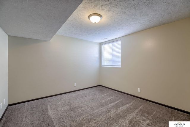 2644 W Timber Lake Drive, Lincoln, NE 68522