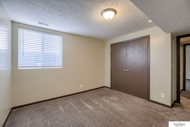 2644 W Timber Lake Drive, Lincoln, NE 68522