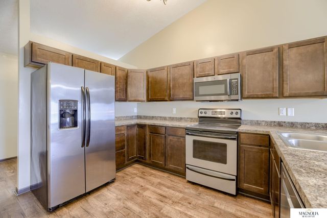 2644 W Timber Lake Drive, Lincoln, NE 68522