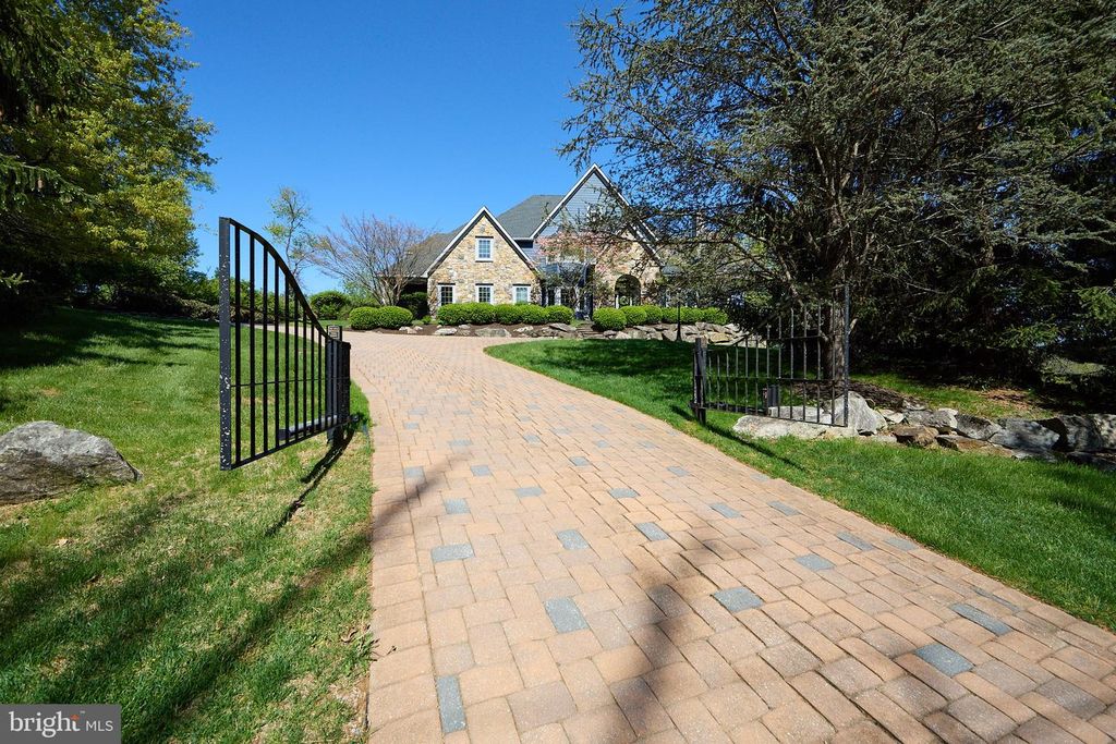 1012 BODINE RD, Chester Springs, PA 19425