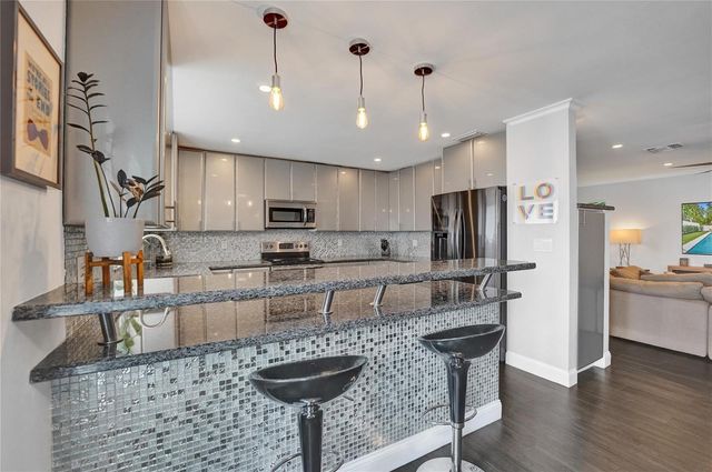 1280 NE 40th Street, Oakland Park, FL 33334