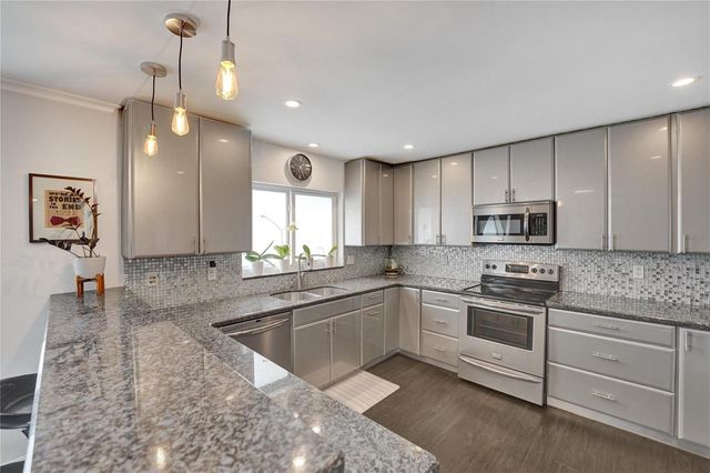 1280 NE 40th Street, Oakland Park, FL 33334