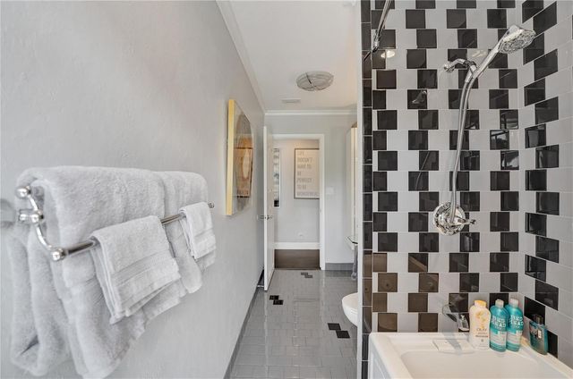 1280 NE 40th Street, Oakland Park, FL 33334