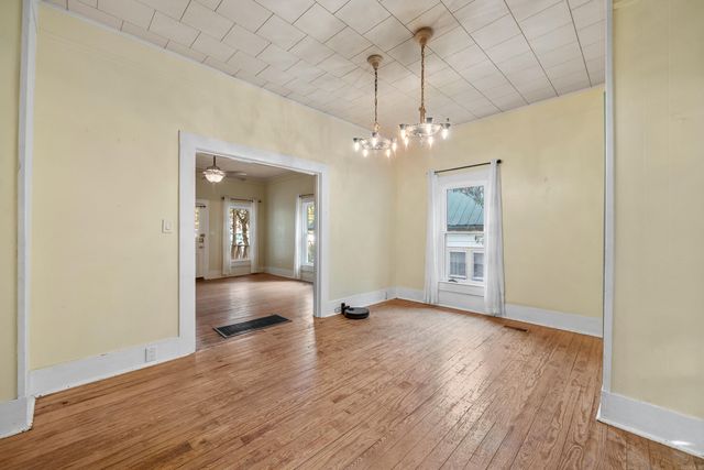 109 Reynolds St, Hot Springs, AR 71901