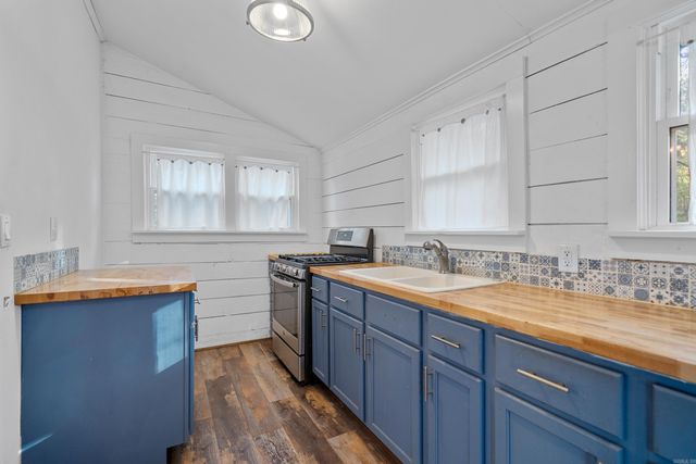 109 Reynolds St, Hot Springs, AR 71901