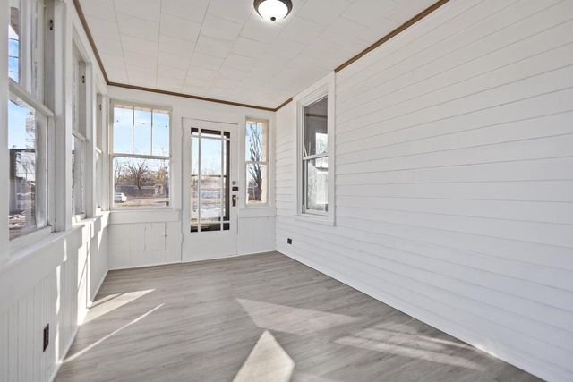 908 W 10TH AVENUE, Oshkosh, WI 54902