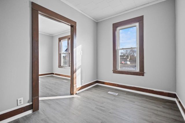 908 W 10TH AVENUE, Oshkosh, WI 54902