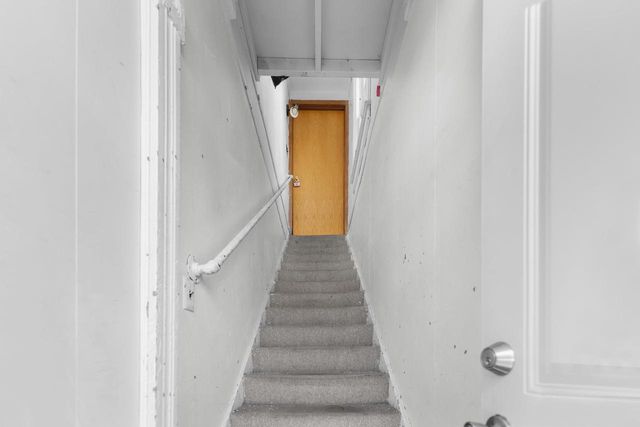 908 W 10TH AVENUE, Oshkosh, WI 54902