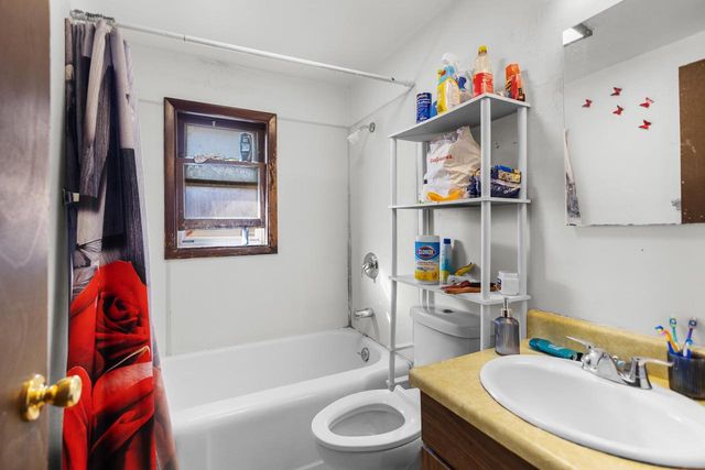 908 W 10TH AVENUE, Oshkosh, WI 54902