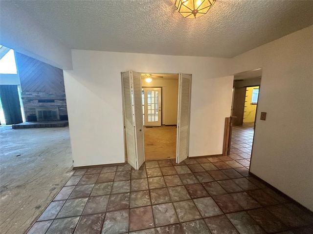 6909 Lago Ranchero Drive, Norman, OK 73026