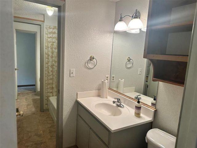 6909 Lago Ranchero Drive, Norman, OK 73026