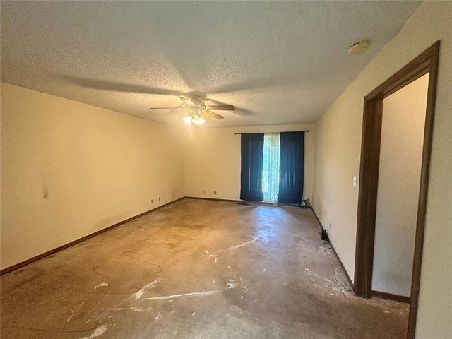 6909 Lago Ranchero Drive, Norman, OK 73026