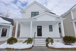 18 Lenox Ln 18, Easton, MA 02375