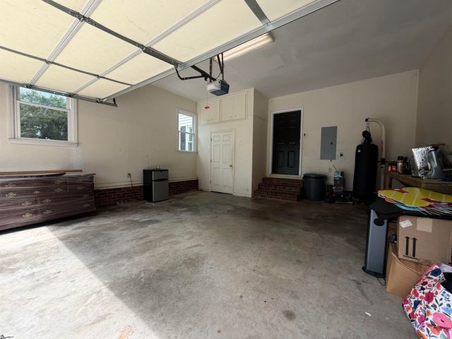 66 Cain Road, Laurens, SC 29360