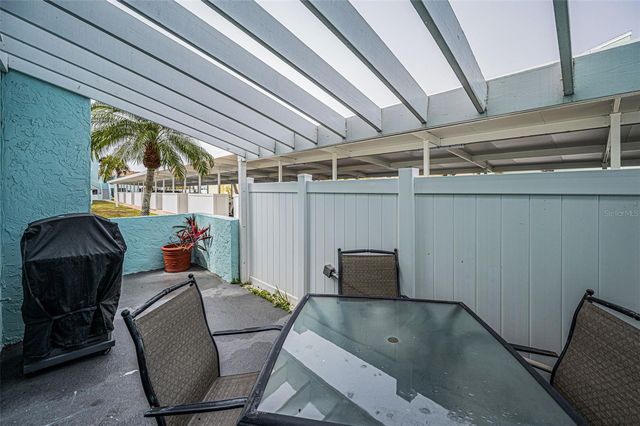1 WINDRUSH BOULEVARD 51, Indian Rocks Beach, FL 33785