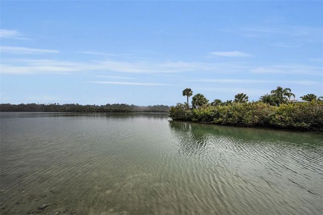 1 WINDRUSH BOULEVARD 51, Indian Rocks Beach, FL 33785