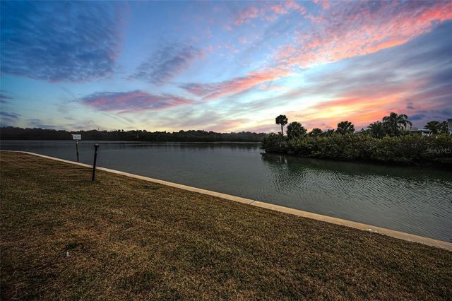 1 WINDRUSH BOULEVARD 51, Indian Rocks Beach, FL 33785