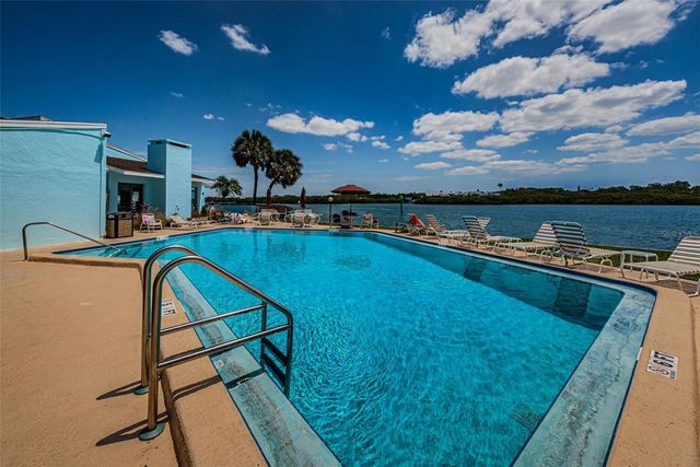 1 WINDRUSH BOULEVARD 51, Indian Rocks Beach, FL 33785