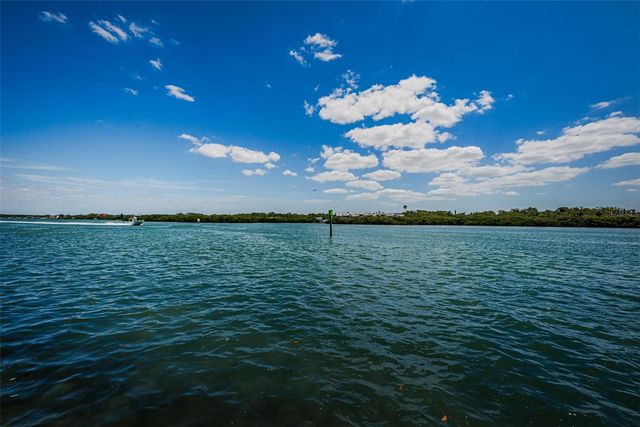 1 WINDRUSH BOULEVARD 51, Indian Rocks Beach, FL 33785