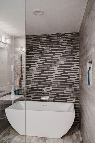 3257 Brookhaven Club Drive, Farmers Branch, TX 75234