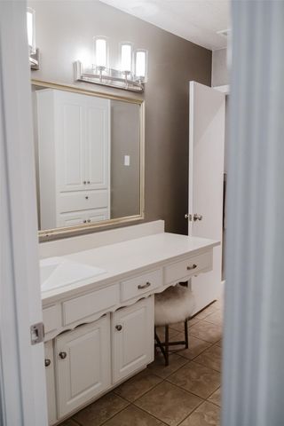 3257 Brookhaven Club Drive, Farmers Branch, TX 75234