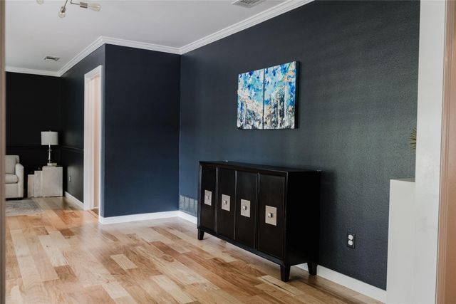 3257 Brookhaven Club Drive, Farmers Branch, TX 75234