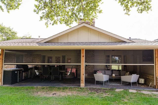 3257 Brookhaven Club Drive, Farmers Branch, TX 75234