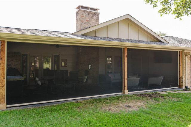 3257 Brookhaven Club Drive, Farmers Branch, TX 75234