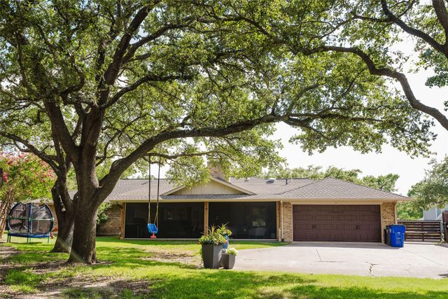 3257 Brookhaven Club Drive, Farmers Branch, TX 75234