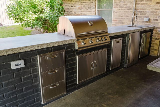 3257 Brookhaven Club Drive, Farmers Branch, TX 75234