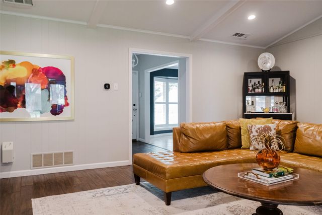 3257 Brookhaven Club Drive, Farmers Branch, TX 75234