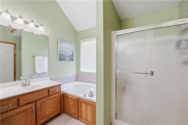 19104 W 163rd Place, Olathe, KS 66062