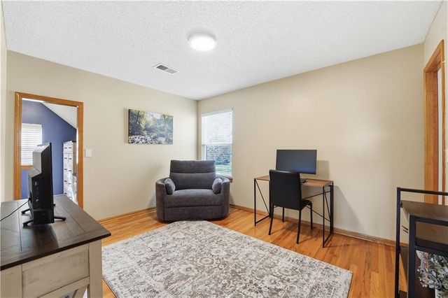 19104 W 163rd Place, Olathe, KS 66062