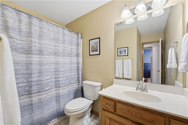 19104 W 163rd Place, Olathe, KS 66062