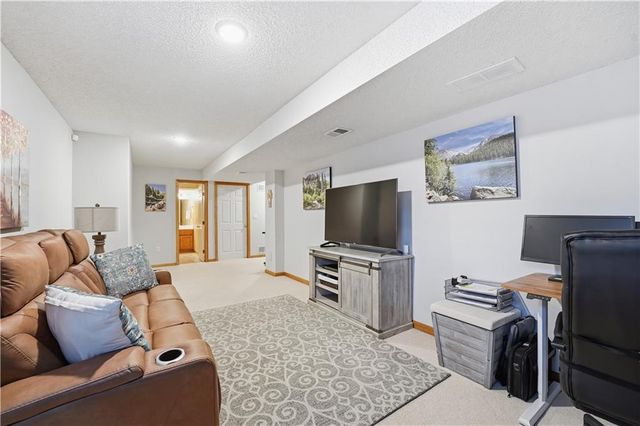 19104 W 163rd Place, Olathe, KS 66062