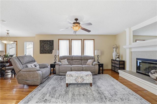 19104 W 163rd Place, Olathe, KS 66062