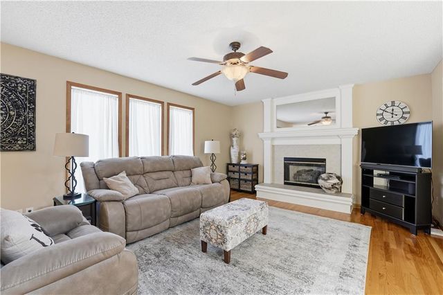 19104 W 163rd Place, Olathe, KS 66062