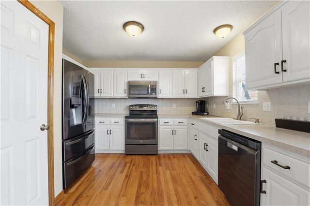 19104 W 163rd Place, Olathe, KS 66062