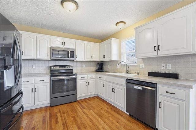 19104 W 163rd Place, Olathe, KS 66062