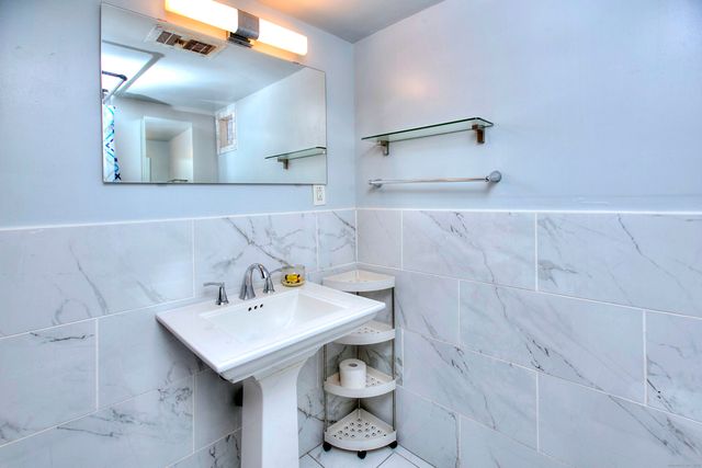 25 Cartright Street 5D, Bridgeport, CT 06604