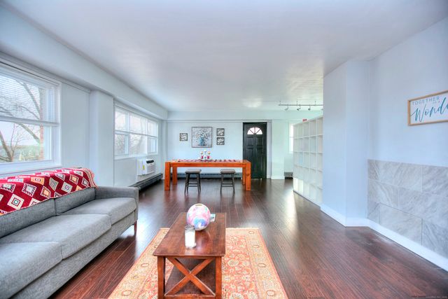 25 Cartright Street 5D, Bridgeport, CT 06604