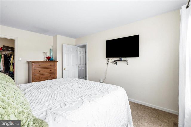 18 ROBINDALE DR, Emmitsburg, MD 21727